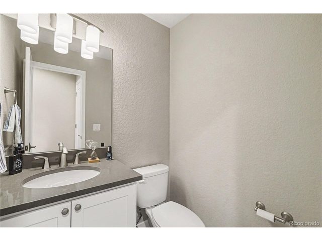 8672 W 49th Pl, Arvada, CO 80002
