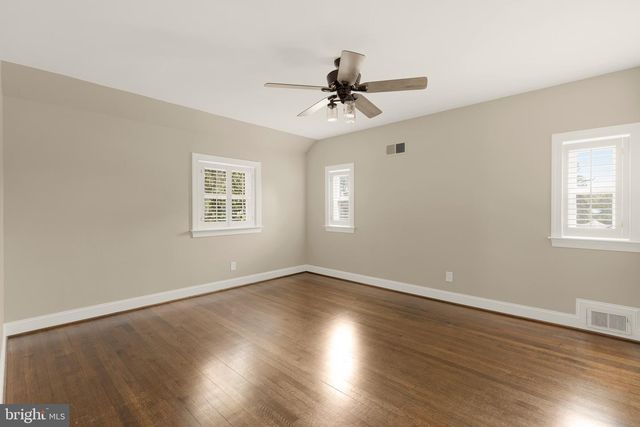 2712 S JUNE ST, Arlington, VA 22202