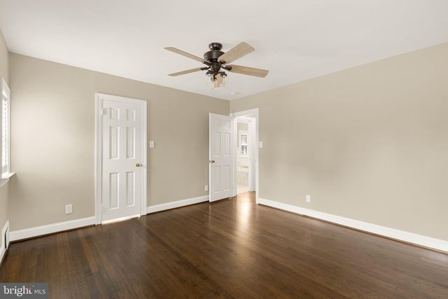 2712 S JUNE ST, Arlington, VA 22202