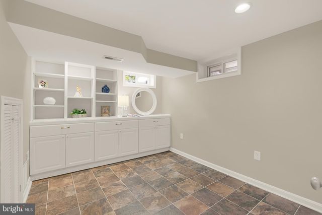 2712 S JUNE ST, Arlington, VA 22202