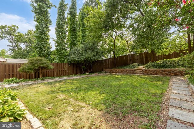 2712 S JUNE ST, Arlington, VA 22202