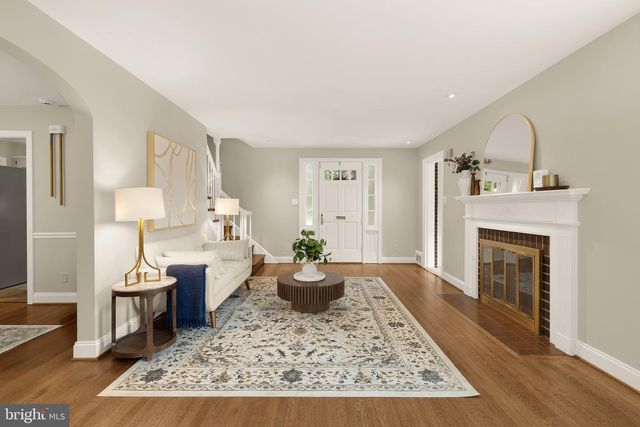 2712 S JUNE ST, Arlington, VA 22202