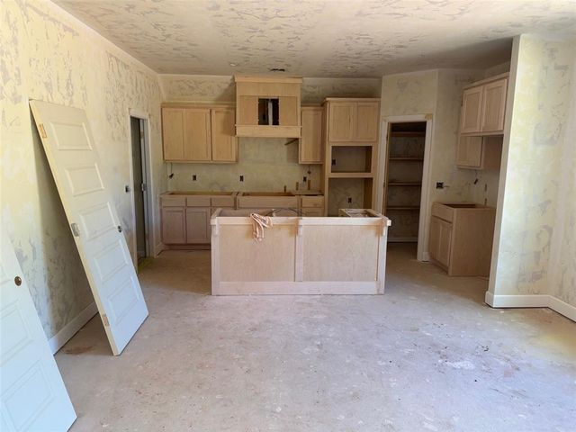 1300 Lighthorsemen Way, Choctaw, OK 73020