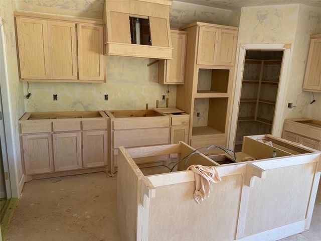 1300 Lighthorsemen Way, Choctaw, OK 73020