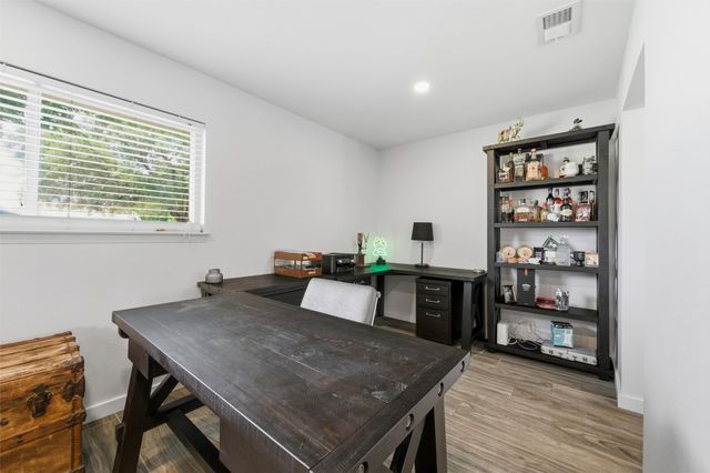 2129 Goerte Drive, Grand Prairie, TX 75051