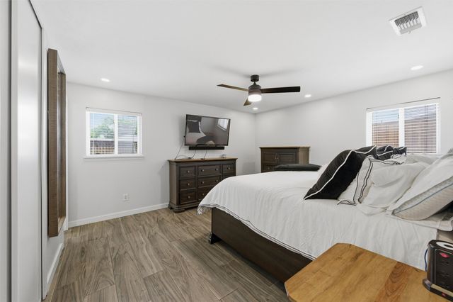 2129 Goerte Drive, Grand Prairie, TX 75051