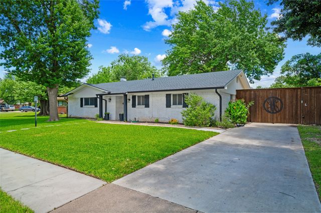 2129 Goerte Drive, Grand Prairie, TX 75051