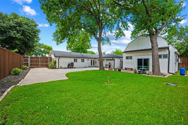 2129 Goerte Drive, Grand Prairie, TX 75051