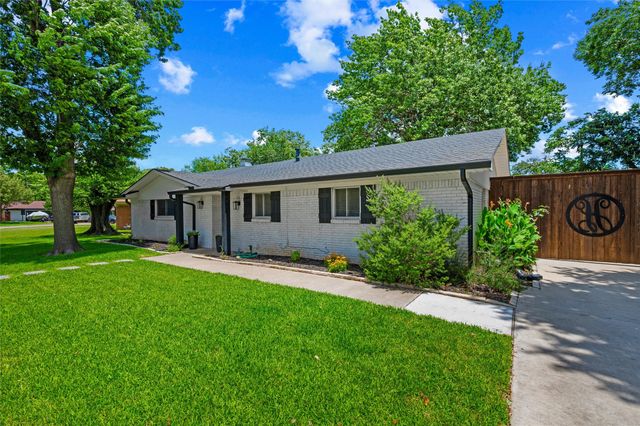 2129 Goerte Drive, Grand Prairie, TX 75051