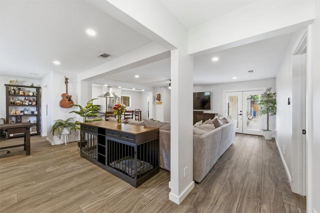 2129 Goerte Drive, Grand Prairie, TX 75051