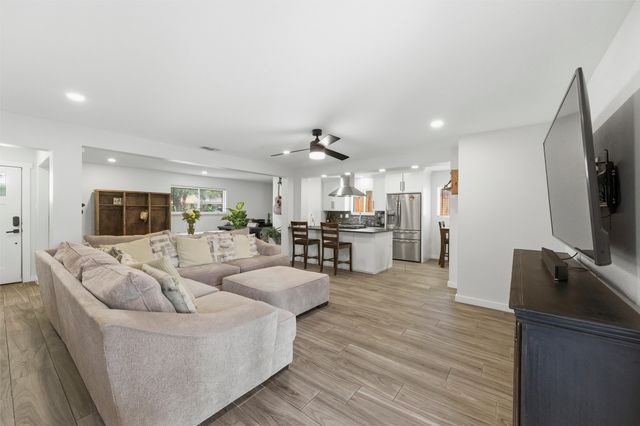 2129 Goerte Drive, Grand Prairie, TX 75051