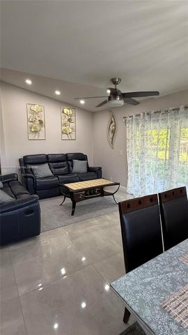 5421 NW 84th Ave, Lauderhill, FL 33351