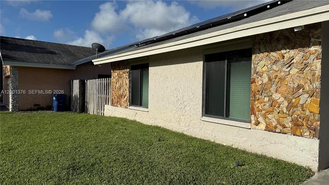 5421 NW 84th Ave, Lauderhill, FL 33351