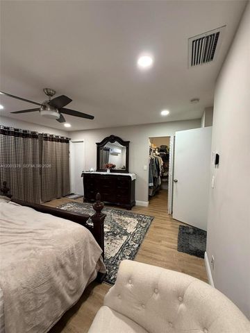 5421 NW 84th Ave, Lauderhill, FL 33351