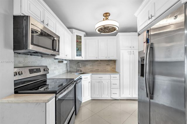 6140 NW 19th Ct, Margate, FL 33063