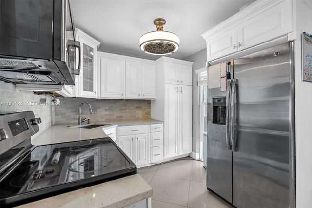 6140 NW 19th Ct, Margate, FL 33063