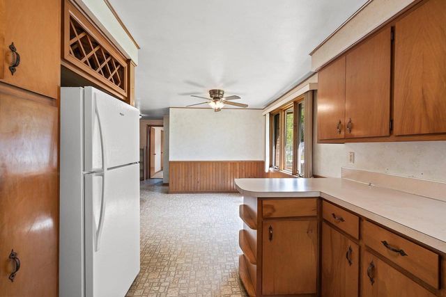 1833 BOND STREET, Green Bay, WI 54303
