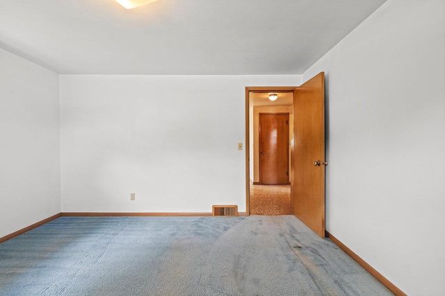 1833 BOND STREET, Green Bay, WI 54303