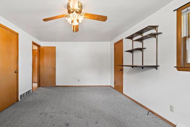 1833 BOND STREET, Green Bay, WI 54303