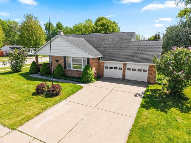 1833 BOND STREET, Green Bay, WI 54303