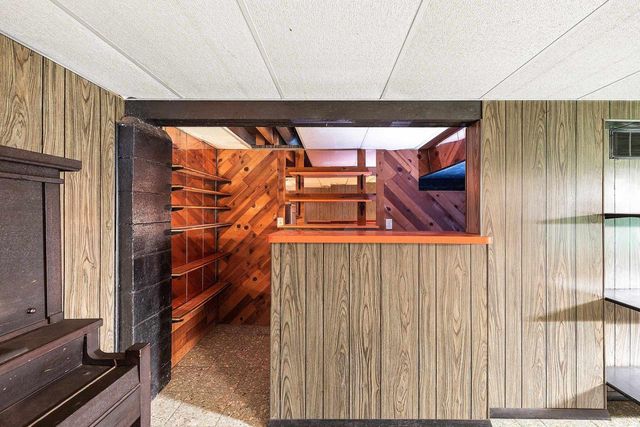 1833 BOND STREET, Green Bay, WI 54303