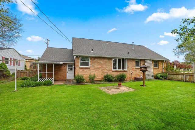 1833 BOND STREET, Green Bay, WI 54303