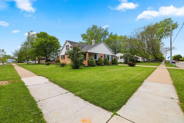 1833 BOND STREET, Green Bay, WI 54303