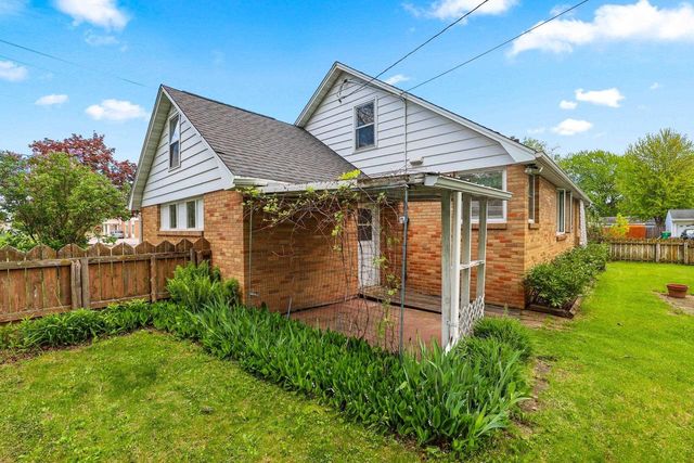 1833 BOND STREET, Green Bay, WI 54303