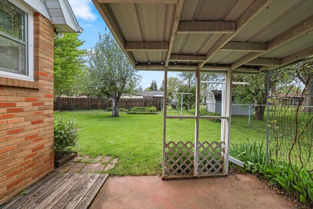 1833 BOND STREET, Green Bay, WI 54303