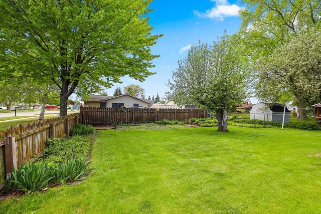 1833 BOND STREET, Green Bay, WI 54303