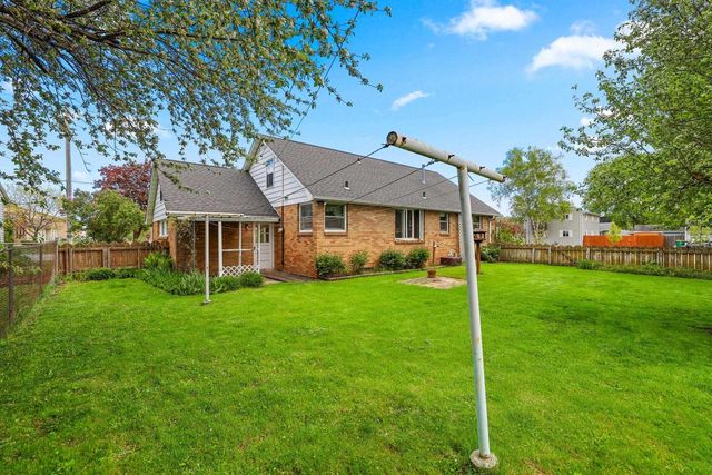 1833 BOND STREET, Green Bay, WI 54303