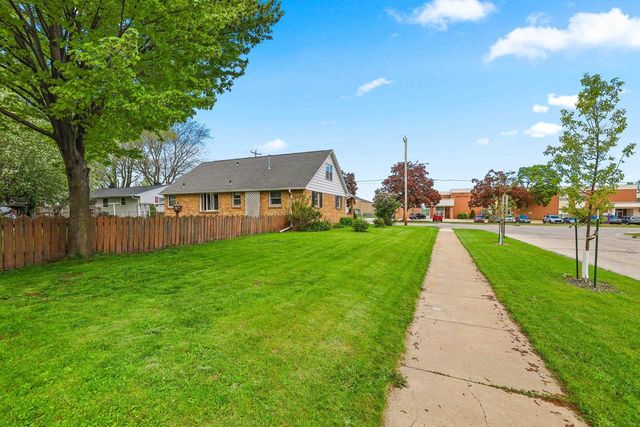 1833 BOND STREET, Green Bay, WI 54303