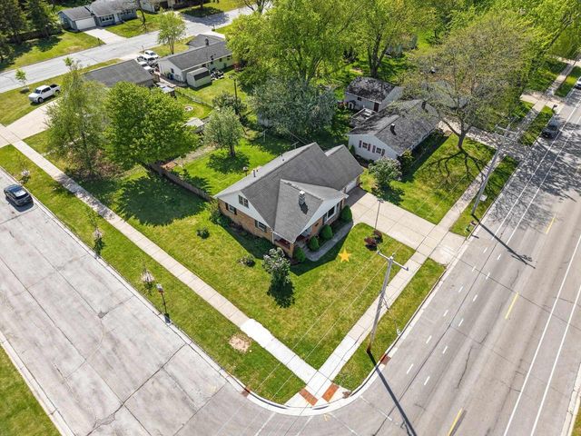 1833 BOND STREET, Green Bay, WI 54303