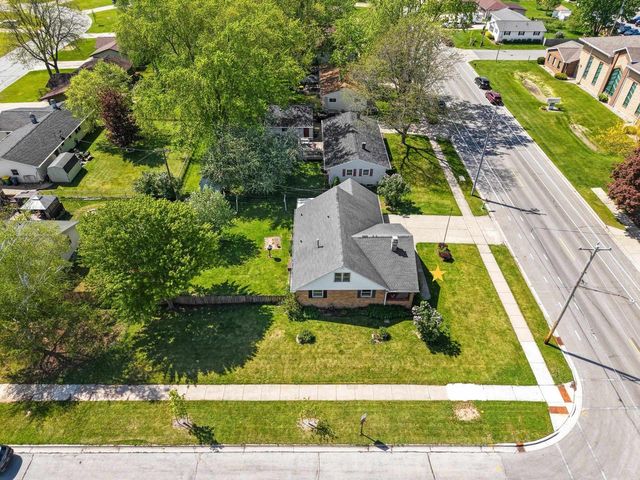 1833 BOND STREET, Green Bay, WI 54303