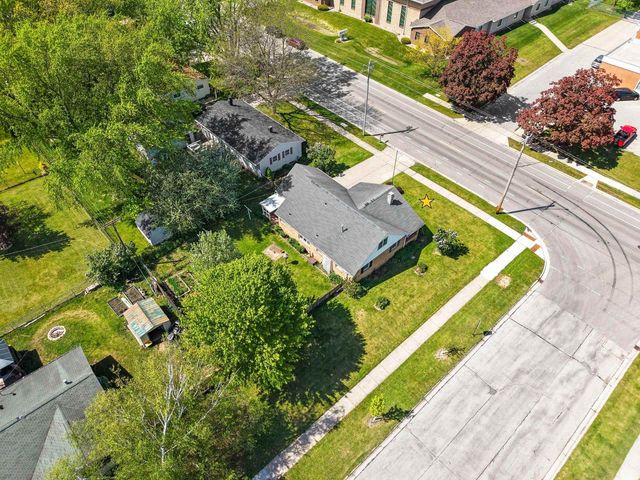 1833 BOND STREET, Green Bay, WI 54303