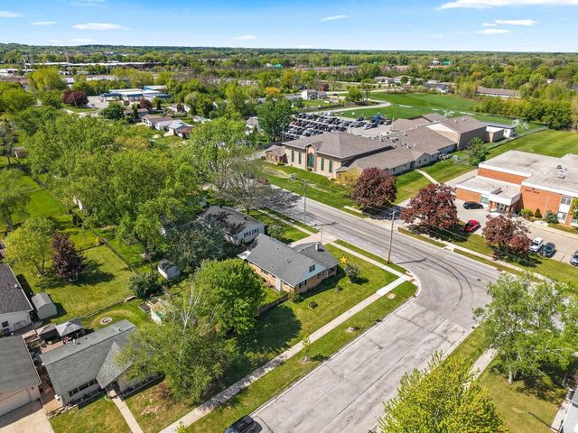 1833 BOND STREET, Green Bay, WI 54303