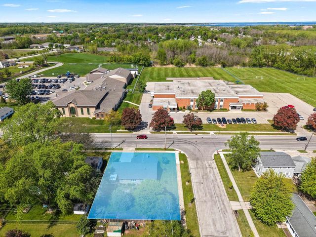1833 BOND STREET, Green Bay, WI 54303