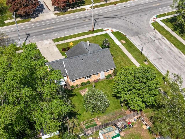 1833 BOND STREET, Green Bay, WI 54303
