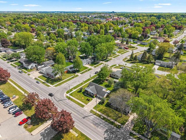 1833 BOND STREET, Green Bay, WI 54303