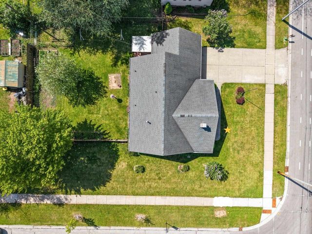 1833 BOND STREET, Green Bay, WI 54303