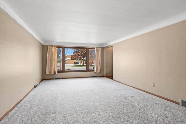 1833 BOND STREET, Green Bay, WI 54303