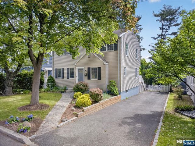 538 Coolidge Place, Paramus, NJ 07652