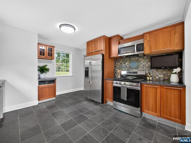 538 Coolidge Place, Paramus, NJ 07652