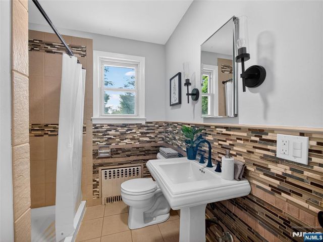 538 Coolidge Place, Paramus, NJ 07652