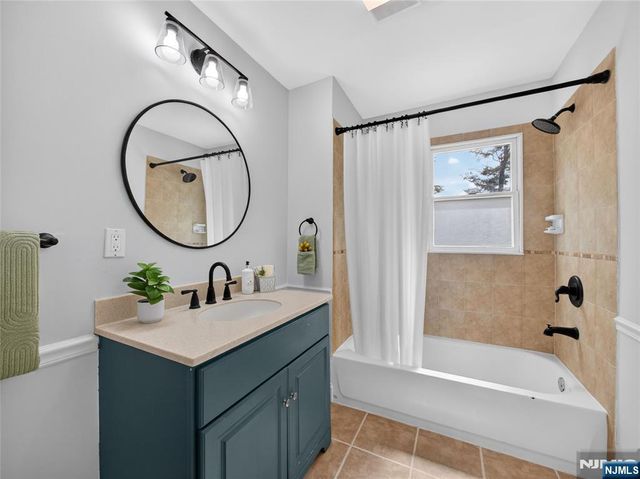 538 Coolidge Place, Paramus, NJ 07652