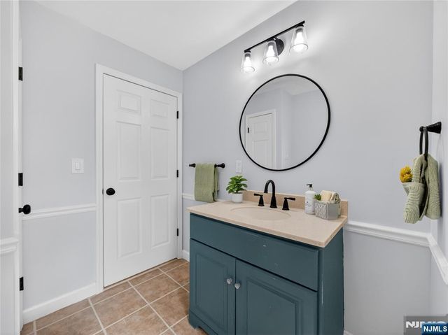 538 Coolidge Place, Paramus, NJ 07652