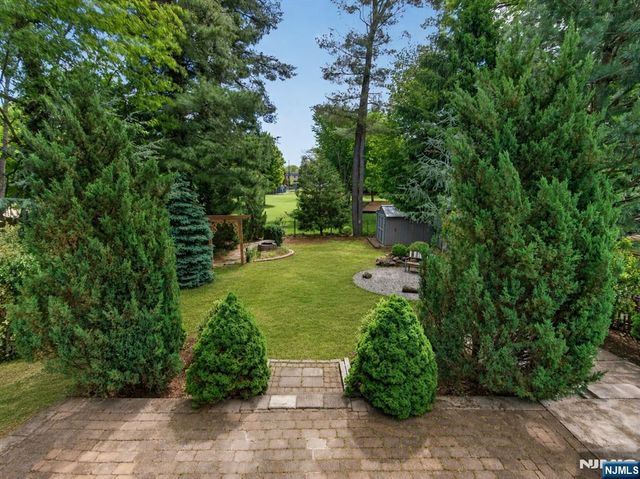 538 Coolidge Place, Paramus, NJ 07652