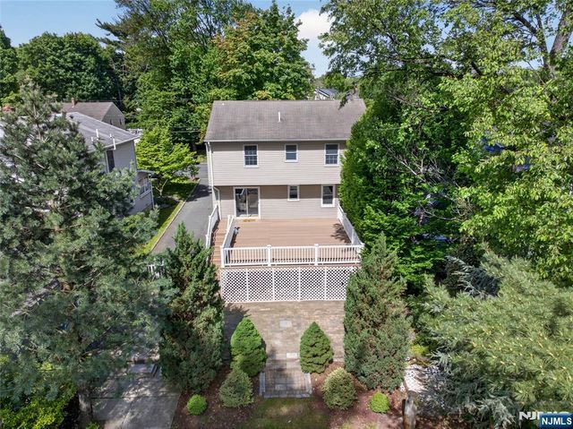 538 Coolidge Place, Paramus, NJ 07652