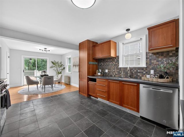 538 Coolidge Place, Paramus, NJ 07652