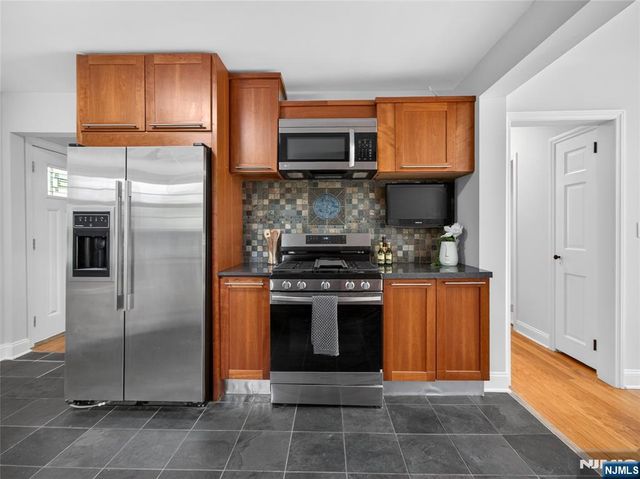 538 Coolidge Place, Paramus, NJ 07652